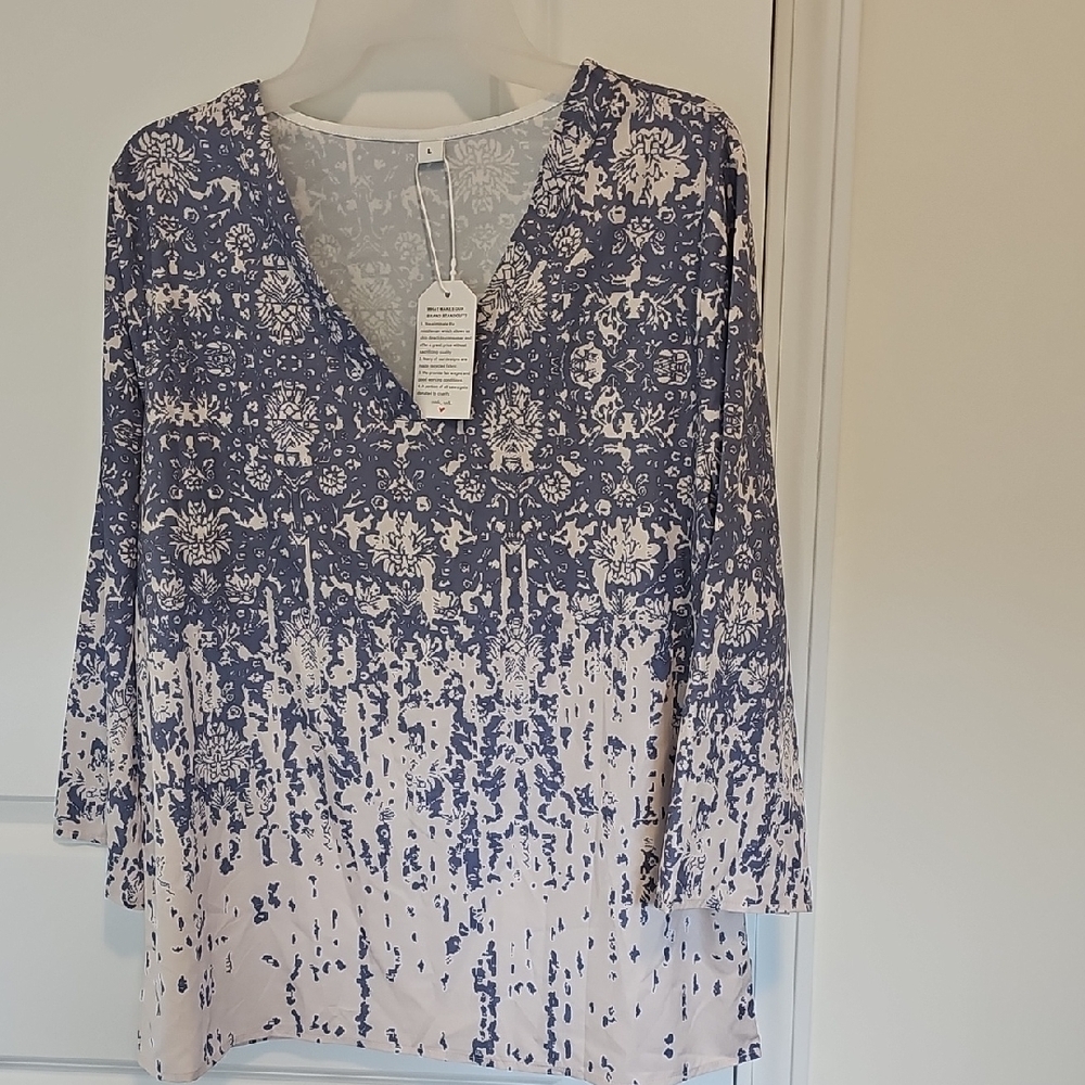 Elegant Blue‎ and Cream V-Neck Blouse Size L
